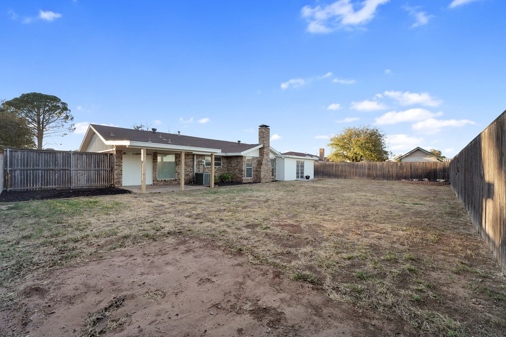 2304 Country Club Dr, Odessa, Texas image 27