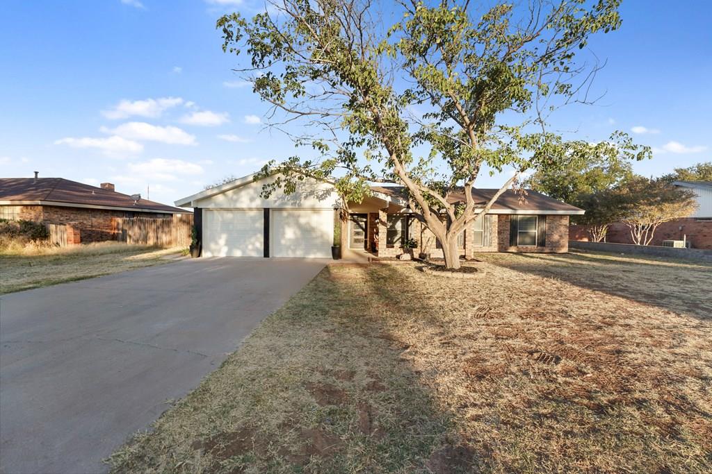 2304 Country Club Dr, Odessa, Texas image 1