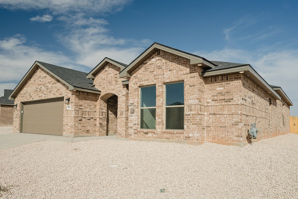 421 Farmstead Lane, Odessa, Texas image 2