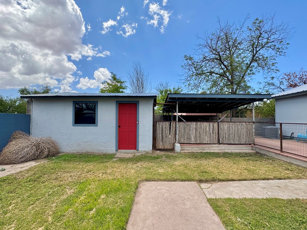 620 N Summer St, Marfa, Texas image 32