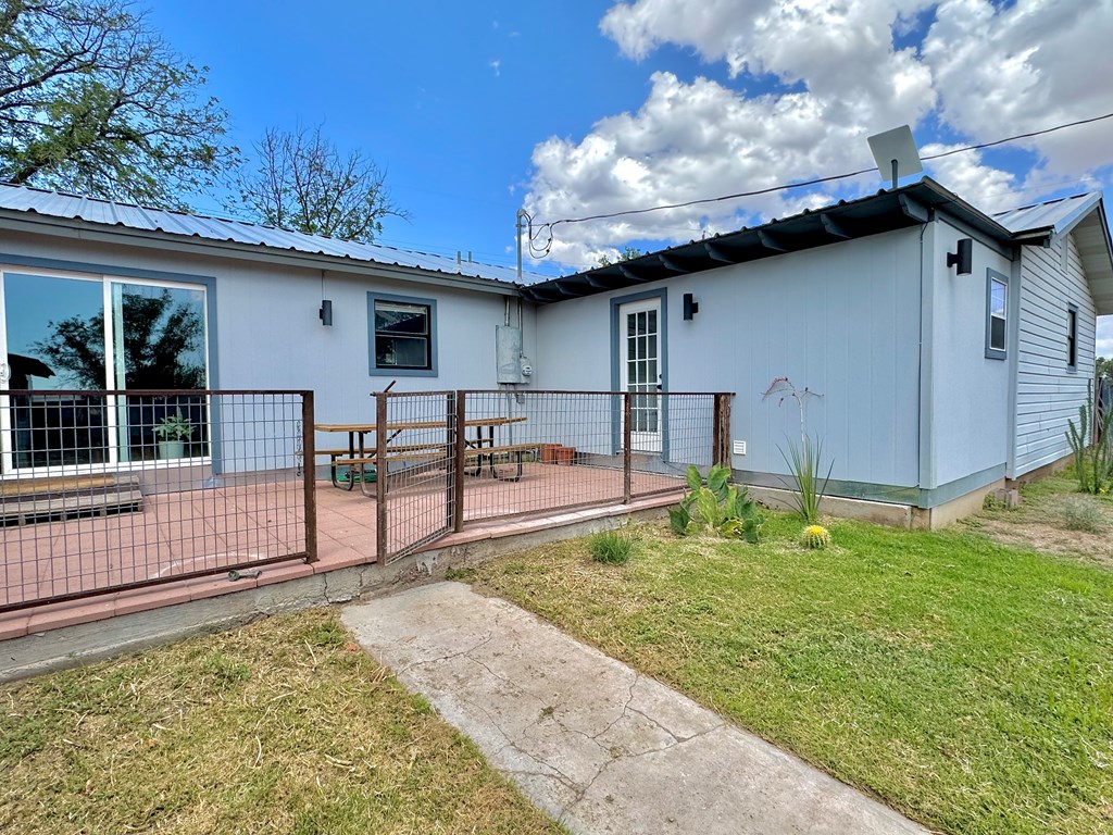 620 N Summer St, Marfa, Texas image 33