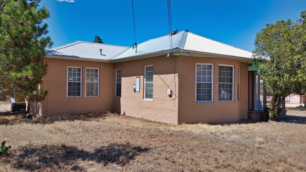 409 W Sul Ross Ave, Alpine, Texas image 2