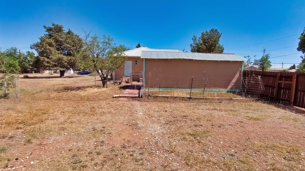 409 W Sul Ross Ave, Alpine, Texas image 4