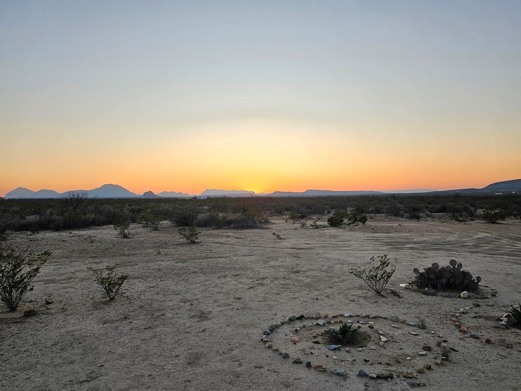 3002 E Este Road, Terlingua, Texas image 28