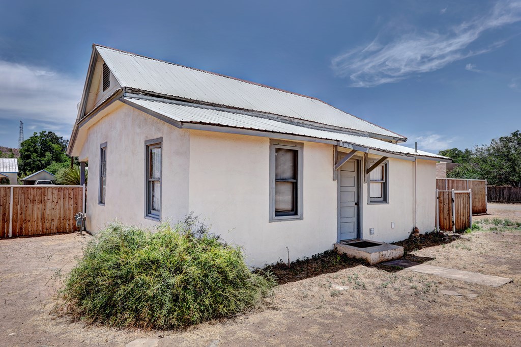 301 E Ave B, Alpine, Texas image 8