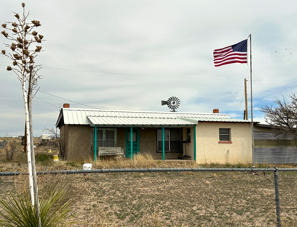 1713 Antelope Hills Rd, Marfa, Texas image 2