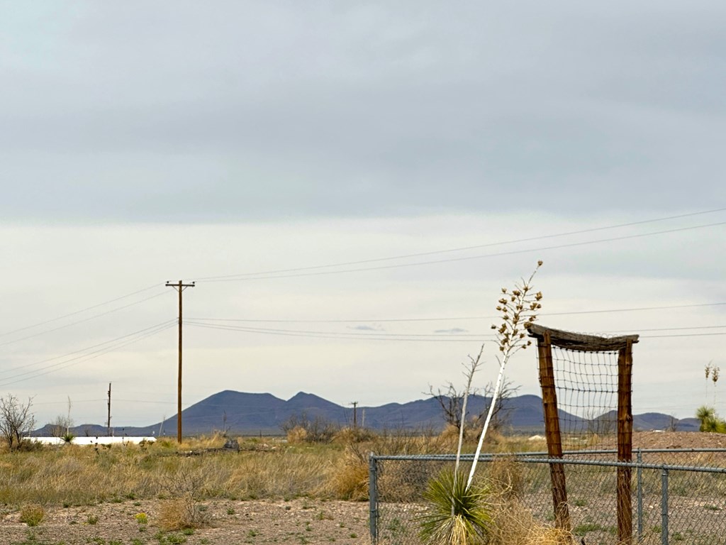 1713 Antelope Hills Rd, Marfa, Texas image 19