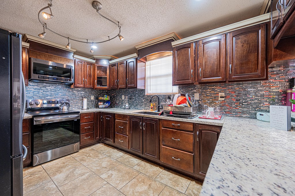 11675 W Buckeye St, Odessa, Texas image 21