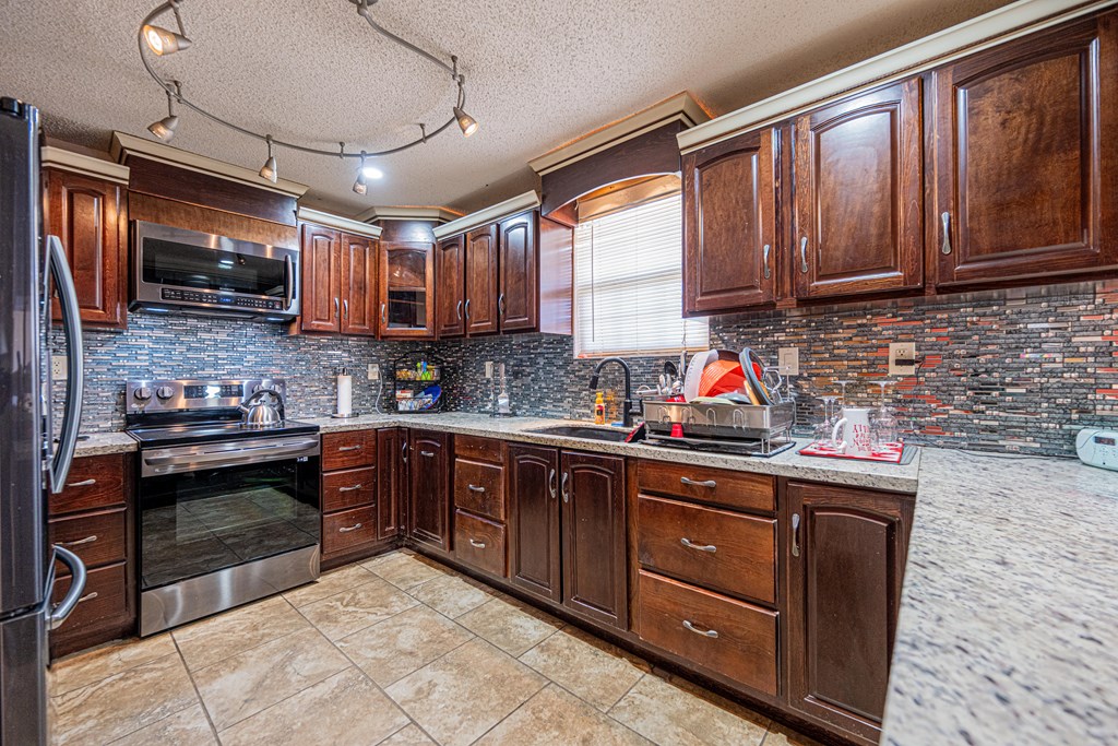 11675 W Buckeye St, Odessa, Texas image 17