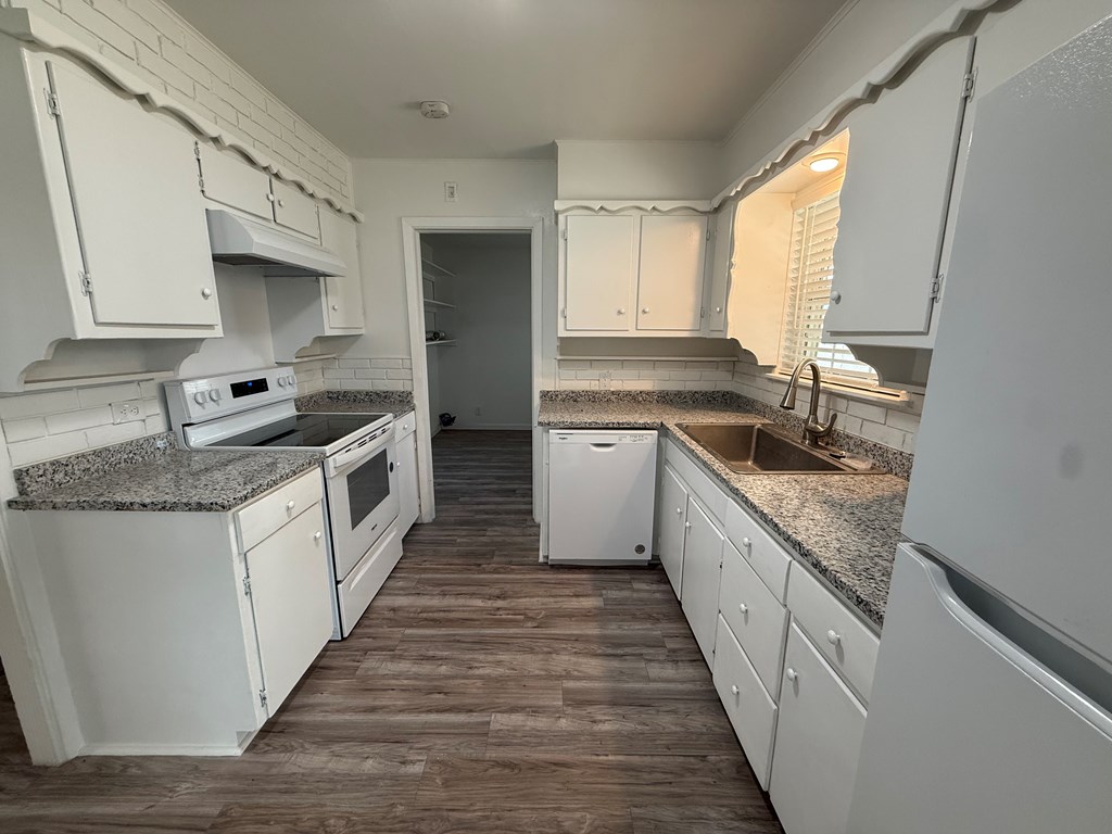 1500 S Bruce Ave, Monahans, Texas image 6