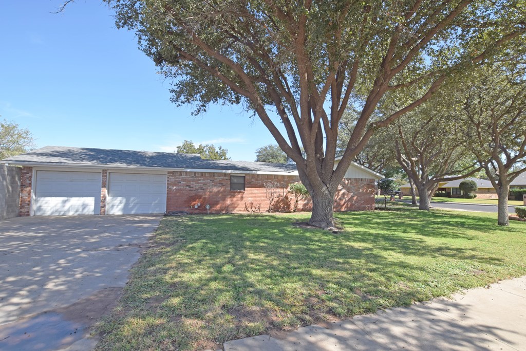 4667 Valleybrook Lane, Odessa, Texas image 10