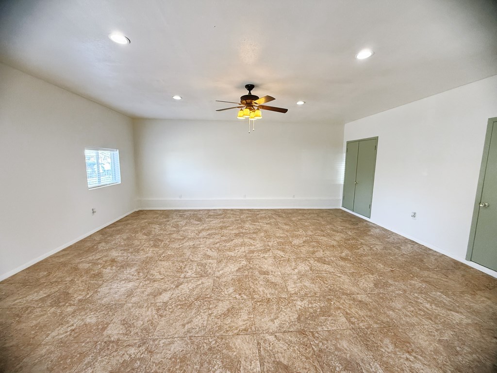 1302 NW 8th Place, Andrews, Texas image 9