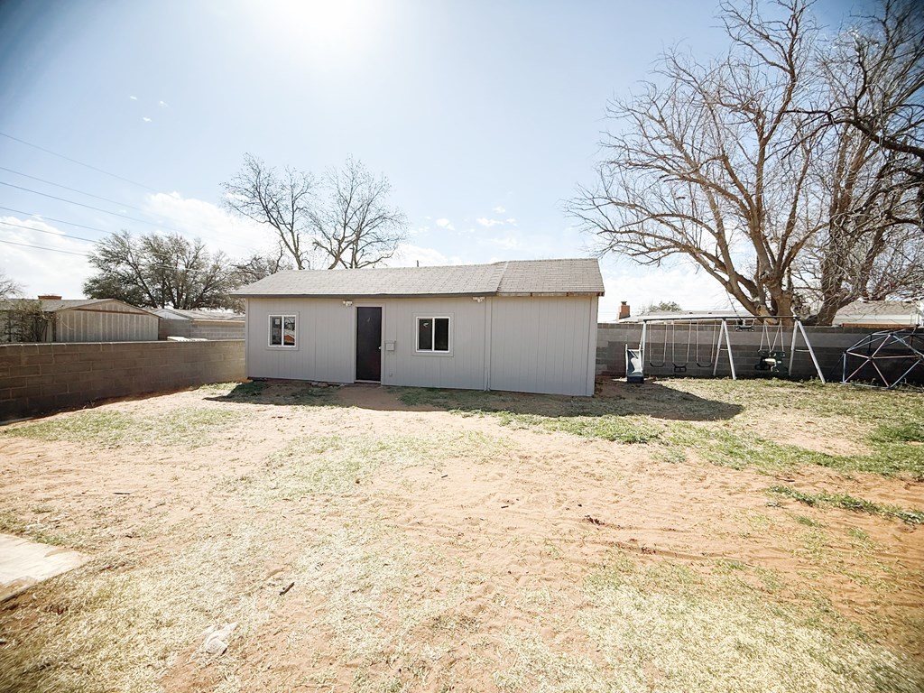 1302 NW 8th Place, Andrews, Texas image 24