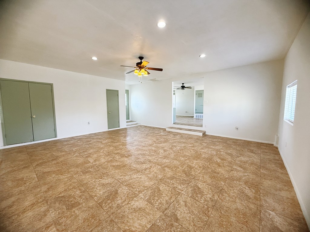 1302 NW 8th Place, Andrews, Texas image 11