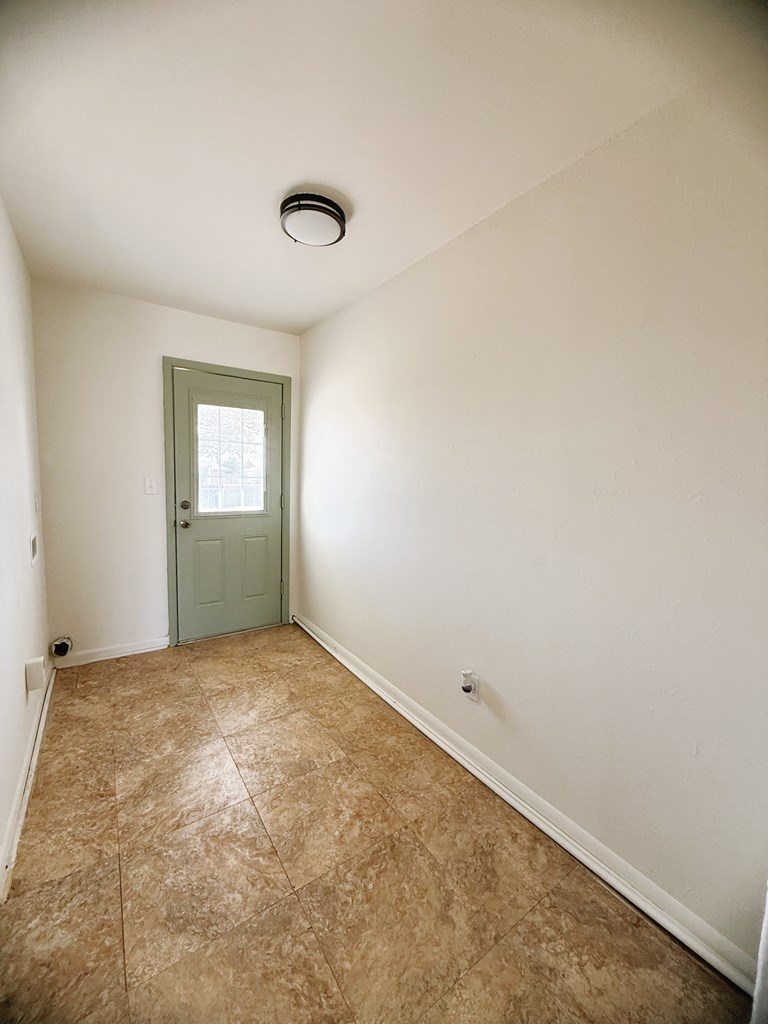 1302 NW 8th Place, Andrews, Texas image 10