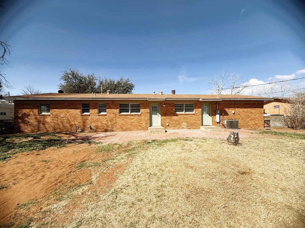 1302 NW 8th Place, Andrews, Texas image 23
