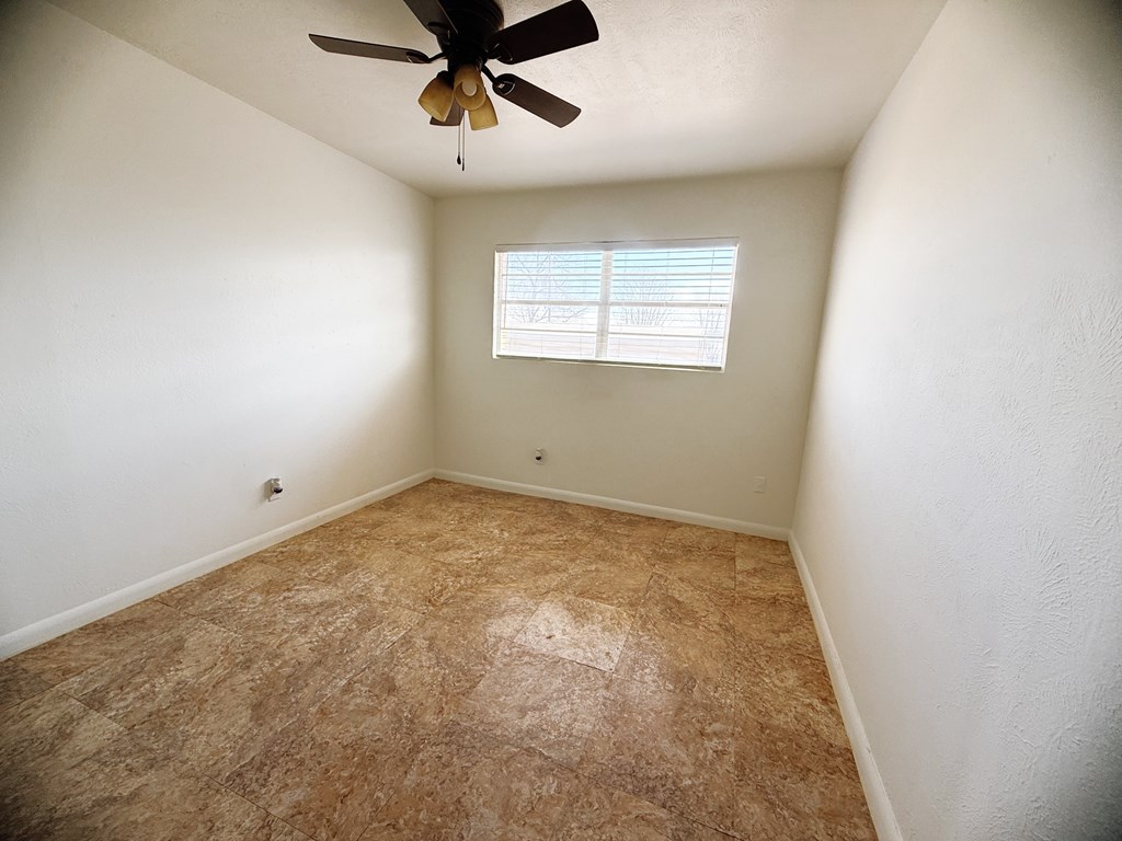 1302 NW 8th Place, Andrews, Texas image 14