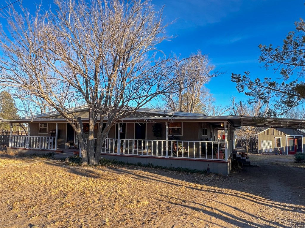 302 N Fort St, Fort Davis, Texas image 2