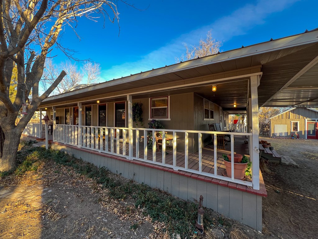 302 N Fort St, Fort Davis, Texas image 3