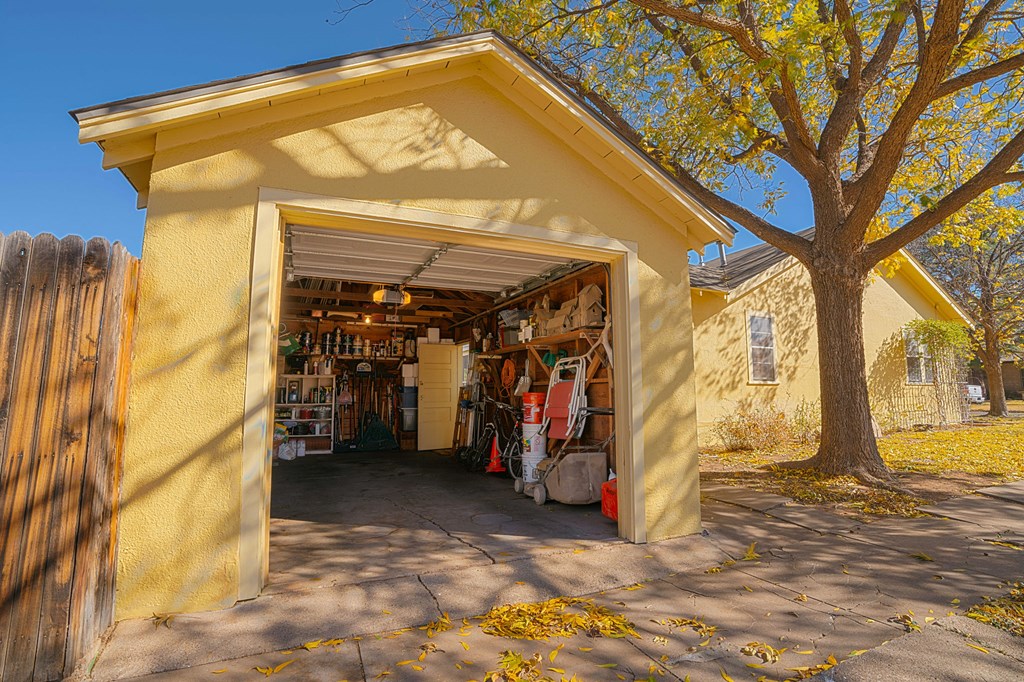 301 E Lockhart Ave, Alpine, Texas image 35