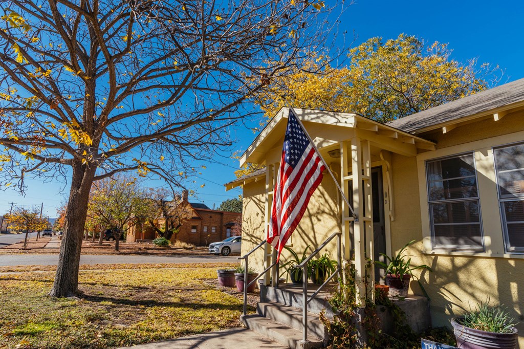 301 E Lockhart Ave, Alpine, Texas image 39