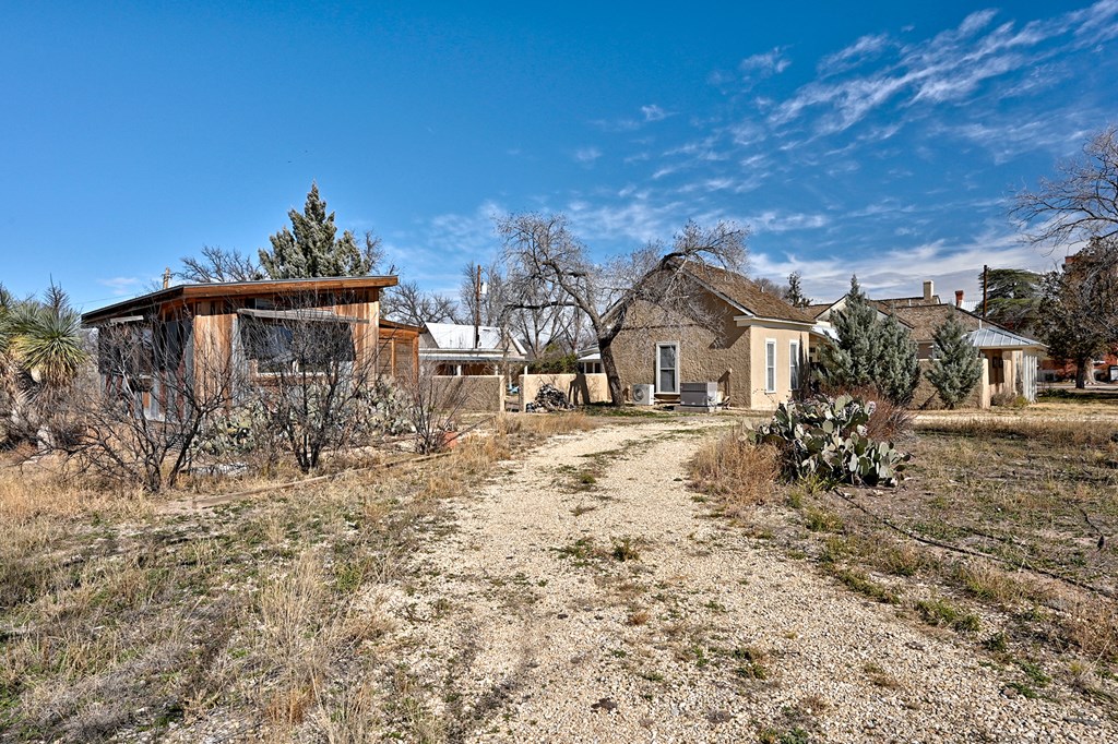 405 N Austin St, Marfa, Texas image 42