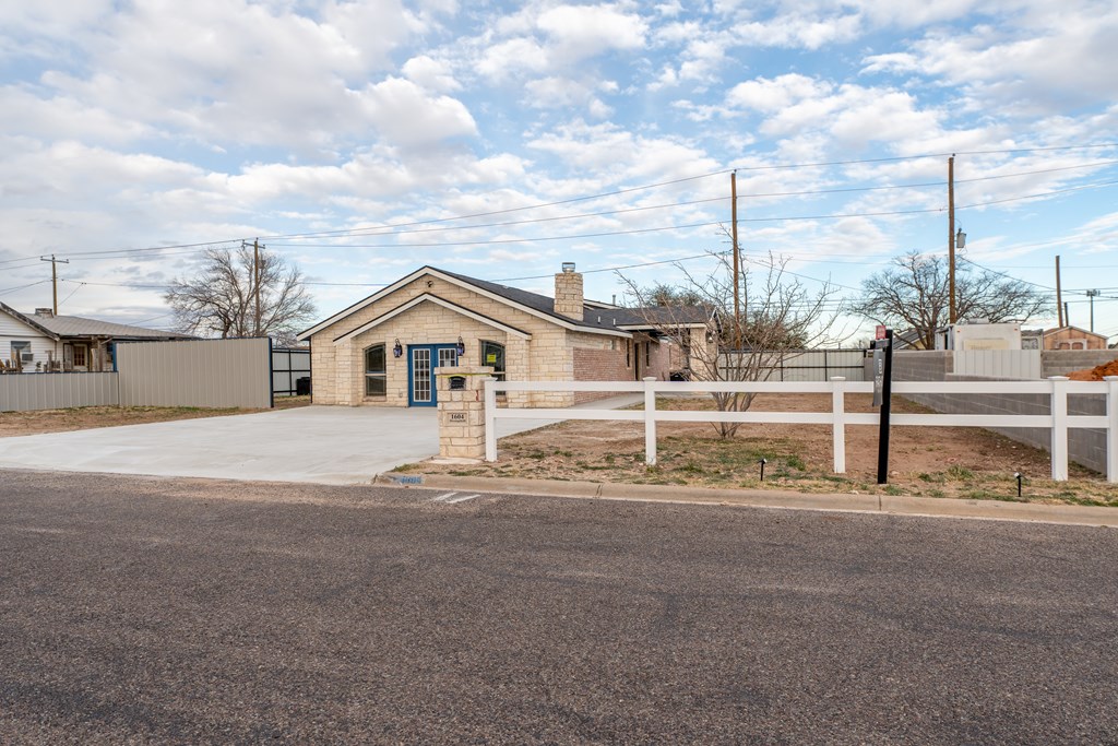 1604 Hemphill Ave, Odessa, Texas image 9