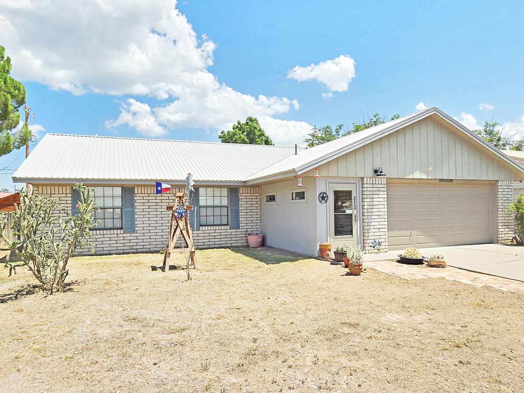 213 Circle C Ave, Fort Davis, Texas image 1