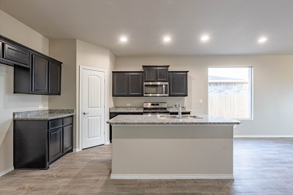 503 L-enfant Lane, Midland, Texas image 24