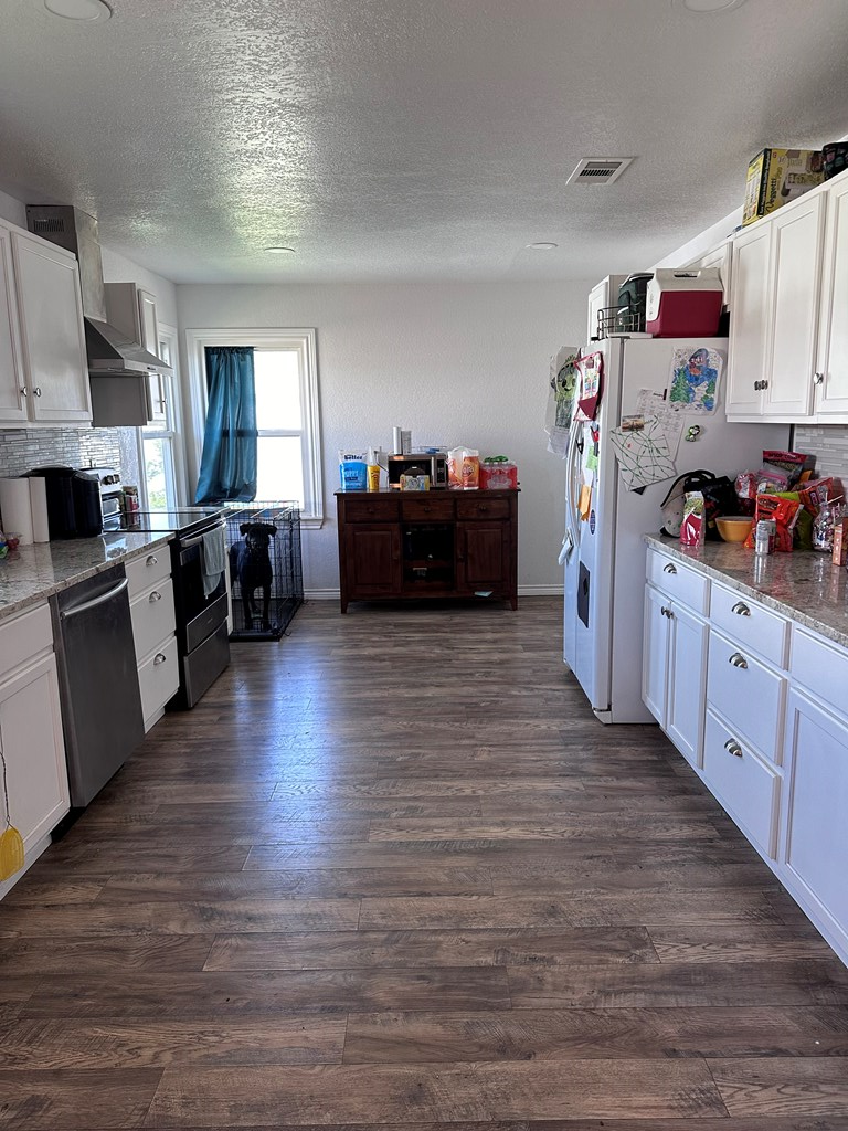 700 NE 2nd St, Andrews, Texas image 12