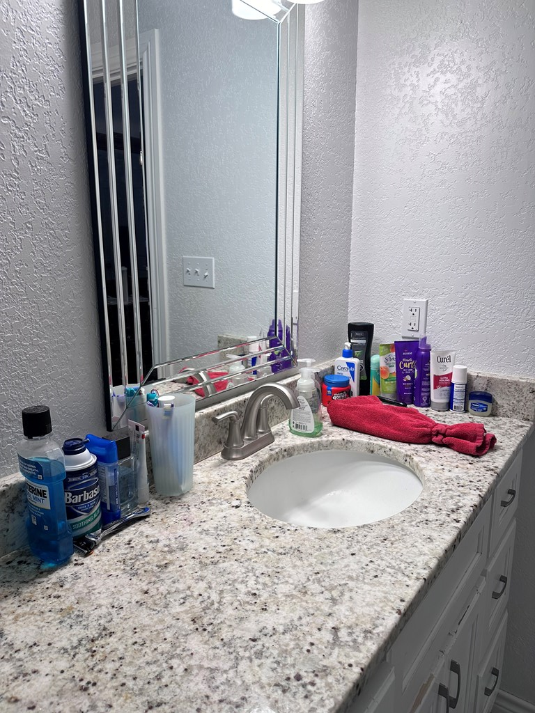 700 NE 2nd St, Andrews, Texas image 6