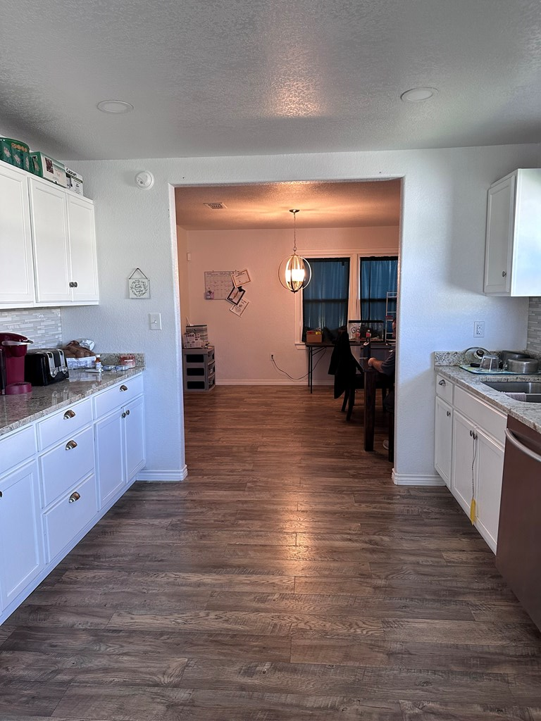 700 NE 2nd St, Andrews, Texas image 11