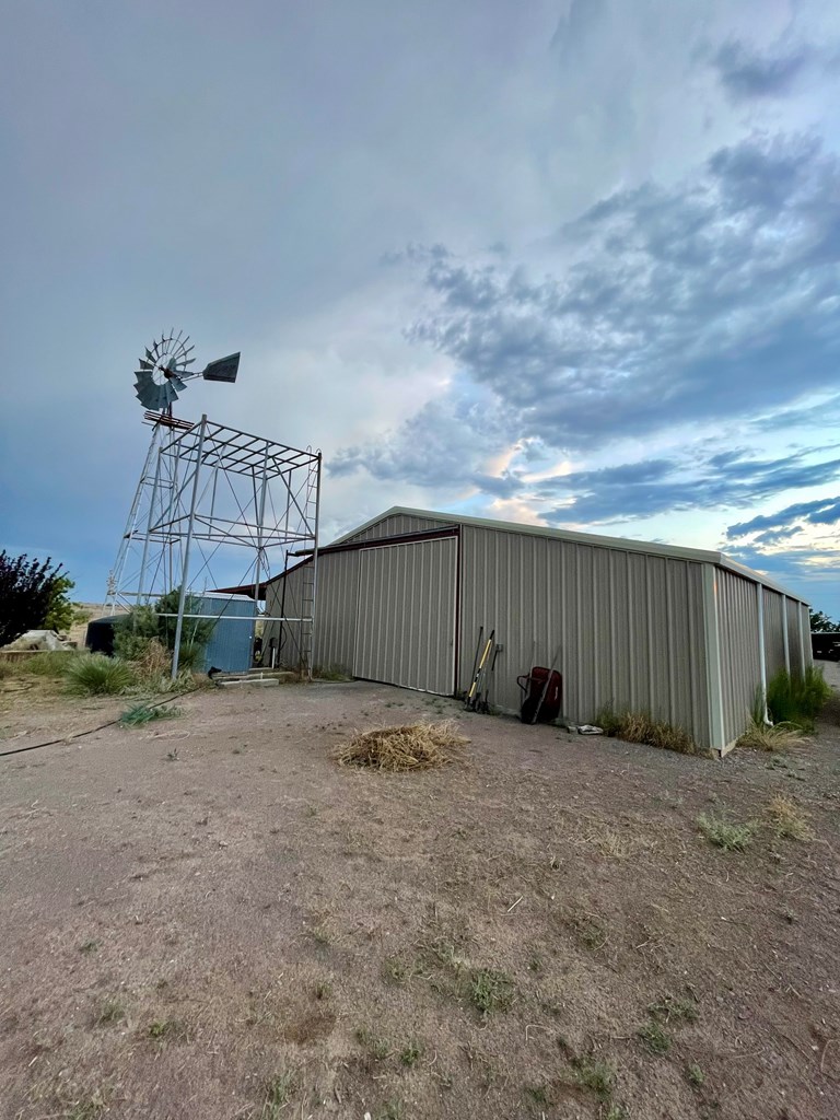 1713 Antelope Hills Rd, Marfa, Texas image 8