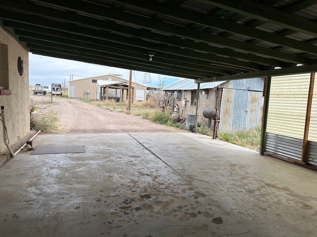 1713 Antelope Hills Rd, Marfa, Texas image 13