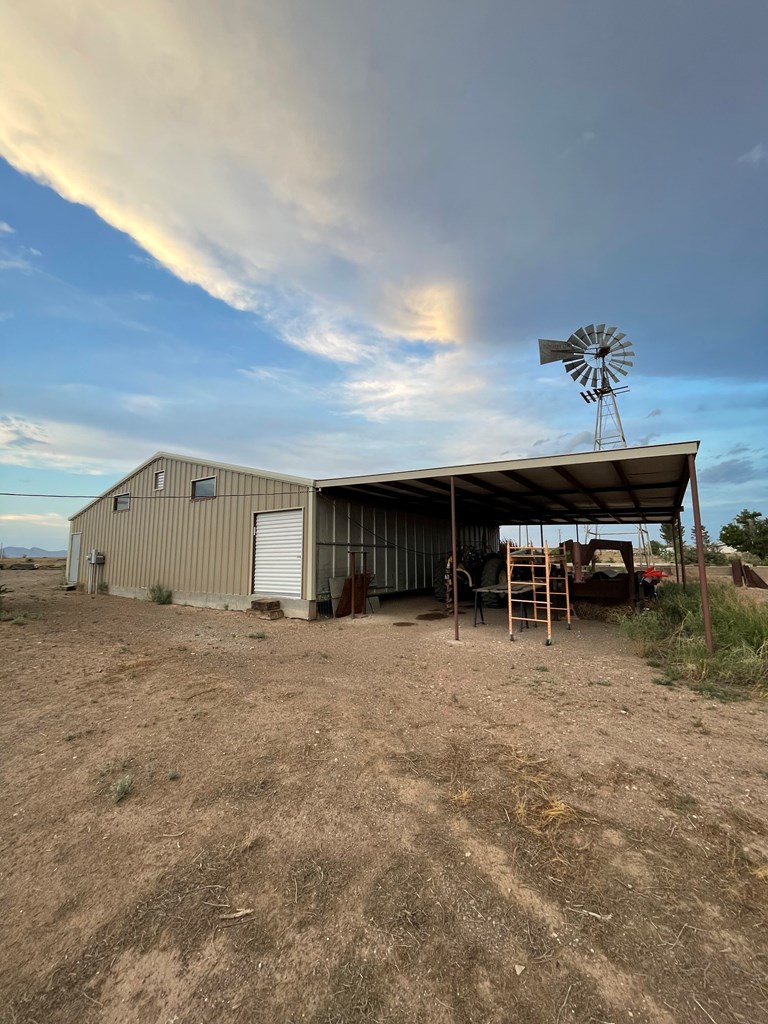 1713 Antelope Hills Rd, Marfa, Texas image 4