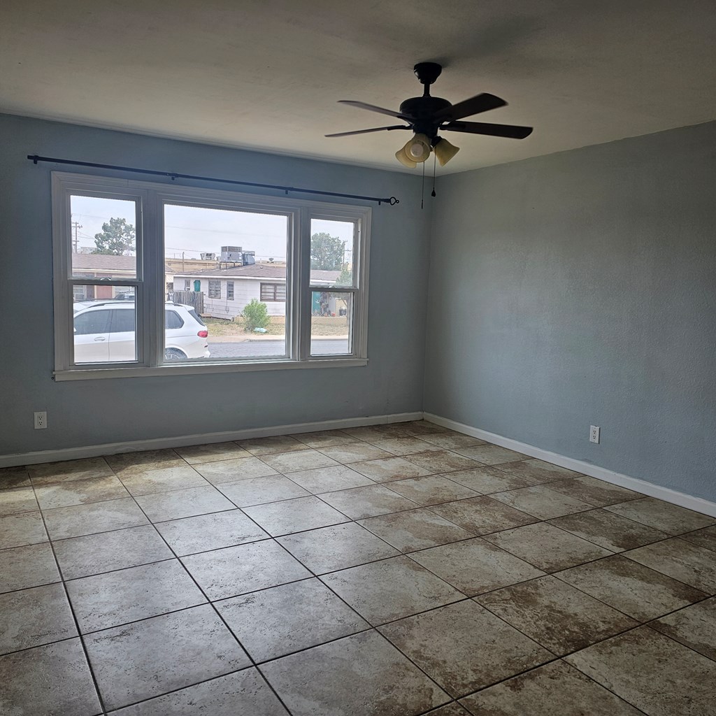 1531 E 10th St, Odessa, Texas image 3