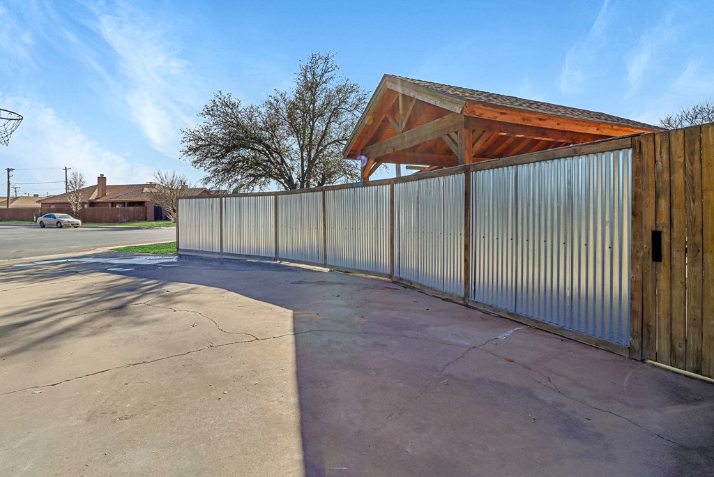 2501 Geraldine St, Midland, Texas image 5