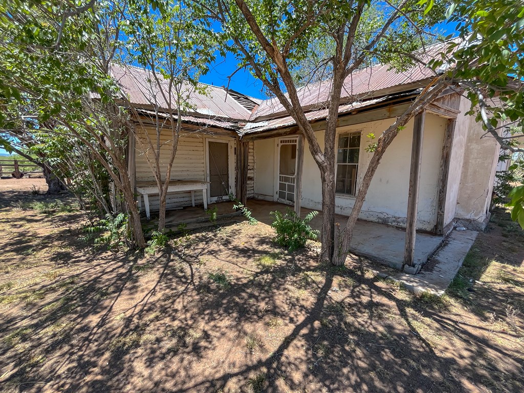 314 Bell Village, Valentine, Texas image 15