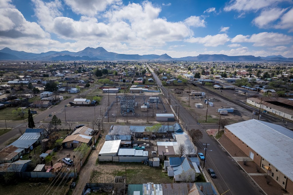 206 W Murphy Ave, Alpine, Texas image 34