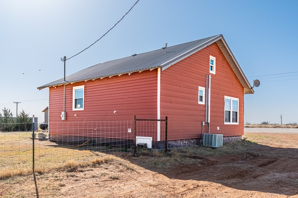 639 County Rd 404, Seminole, Texas image 7