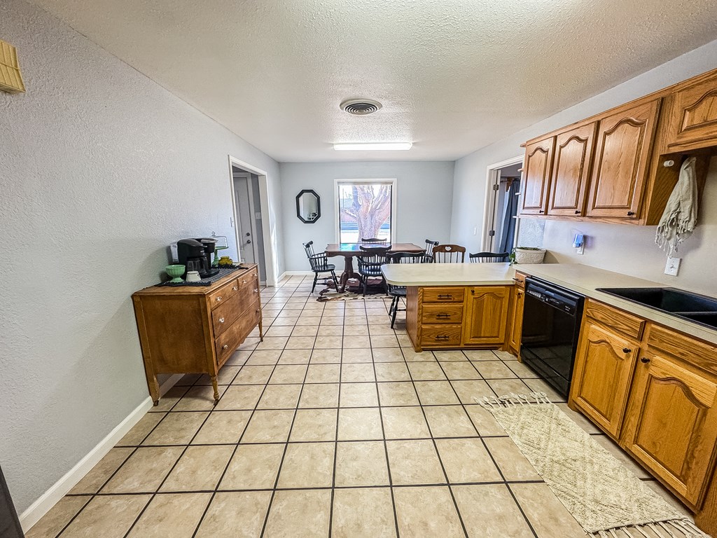 600 SW Ave I, Seminole, Texas image 9