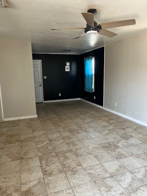 620 N Wildcat Dr, Wink, Texas image 3