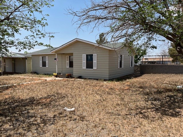 620 N Wildcat Dr, Wink, Texas image 13