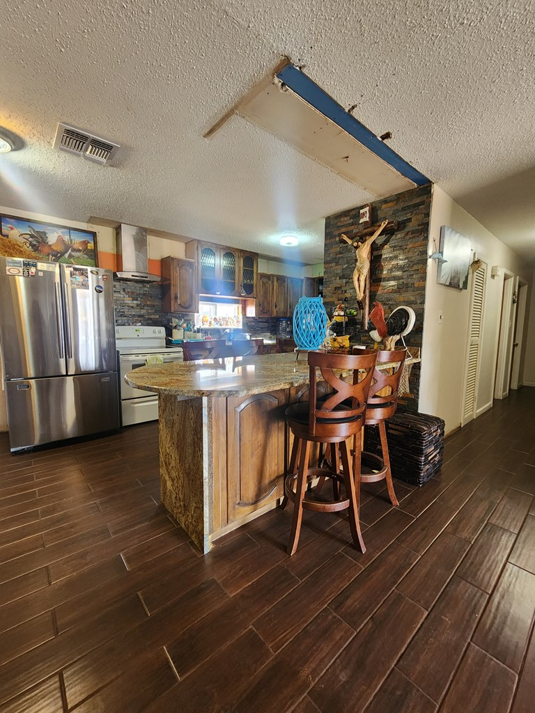 306 Belmont Circle, Denver City, Texas image 7