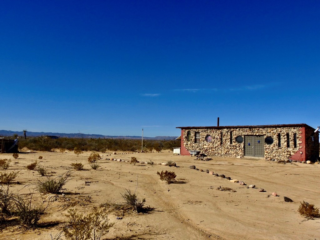 4316 Dale Ernheart Dr, Terlingua, Texas image 4