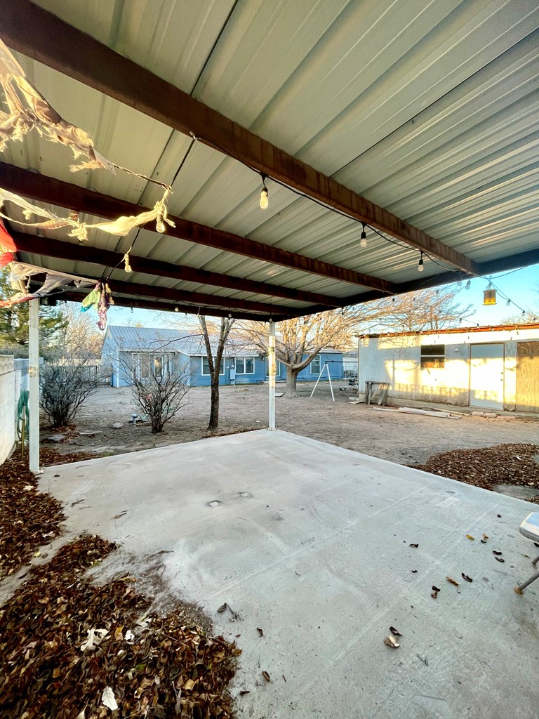 511 W Murphy St, Marfa, Texas image 14