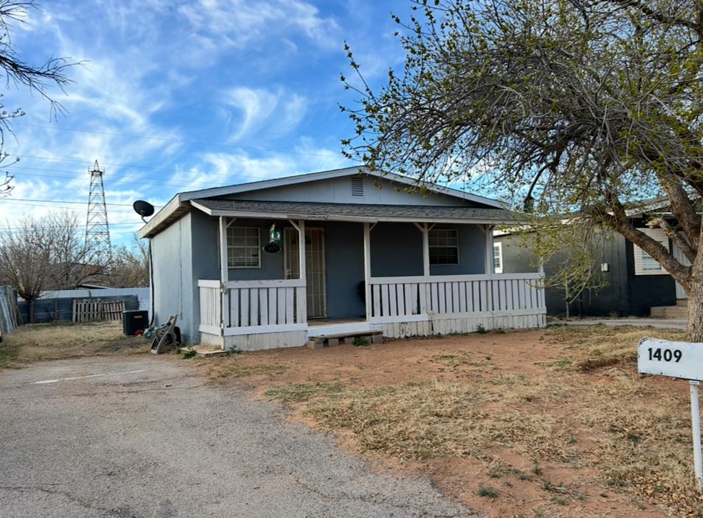 1409 NW Ave B, Andrews, Texas image 1