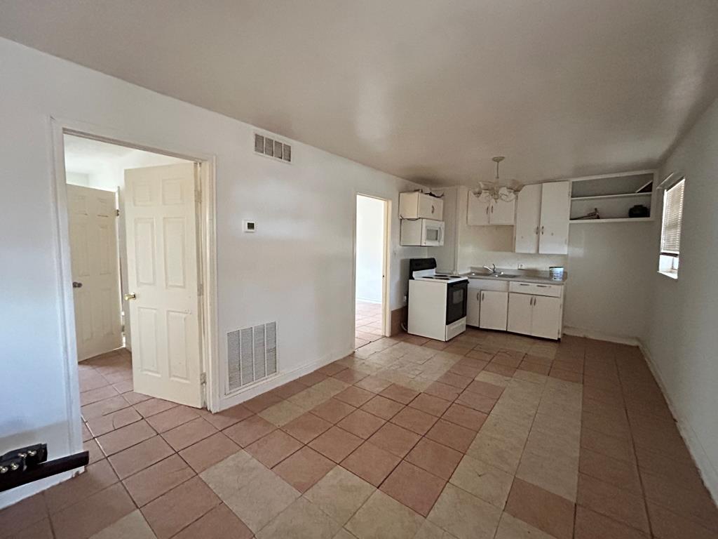 1409 NW Ave B, Andrews, Texas image 5