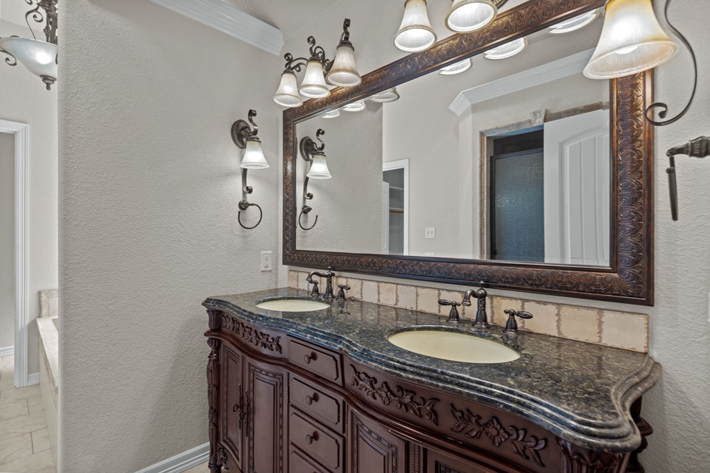 804 NE 1470, Andrews, Texas image 15