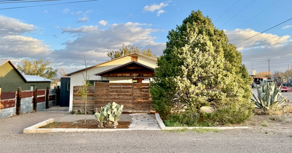 1109 E Murphy St, Marfa, Pennsylvania image 2